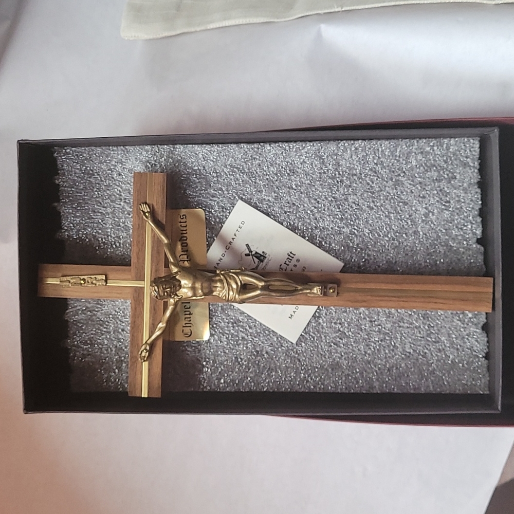 Chapel Craft Products Jesus on the Cross NIB